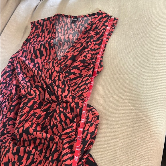 SHEIN Red and Black Asymmetrical Dress - Picture 5 of 6